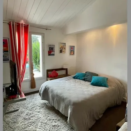 Ferienhaus Sumptuous And Spacious House With Pool *
